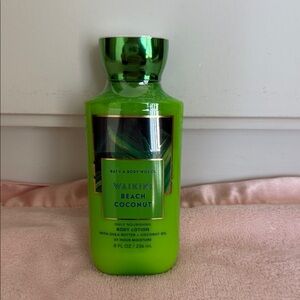 Bath & Body Works Waikiki Beach Coconut Lotion - Vibrant Green